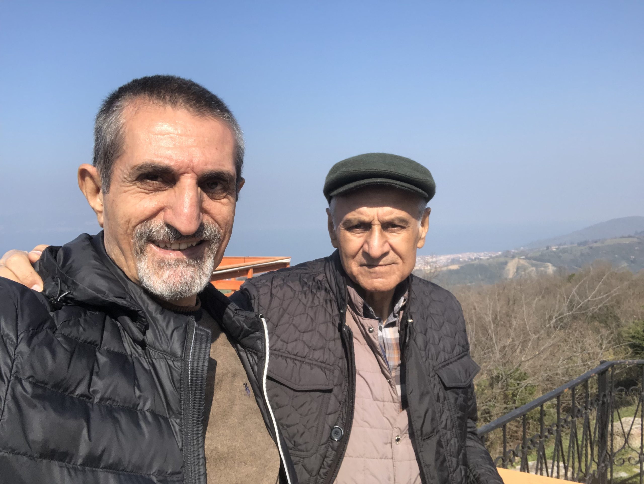 Bir Dalım Kırık